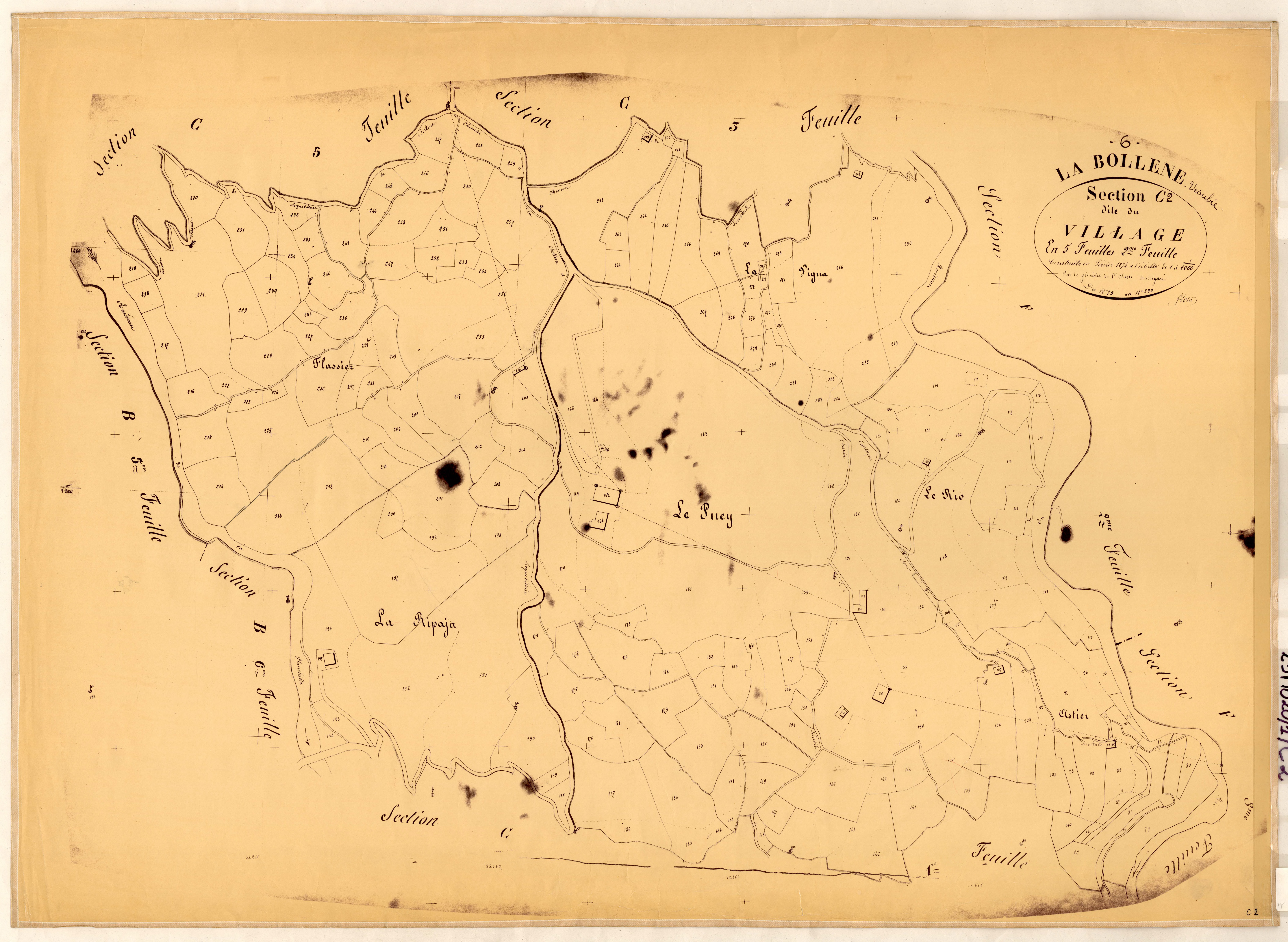 Le Village. - Plan de section, C2