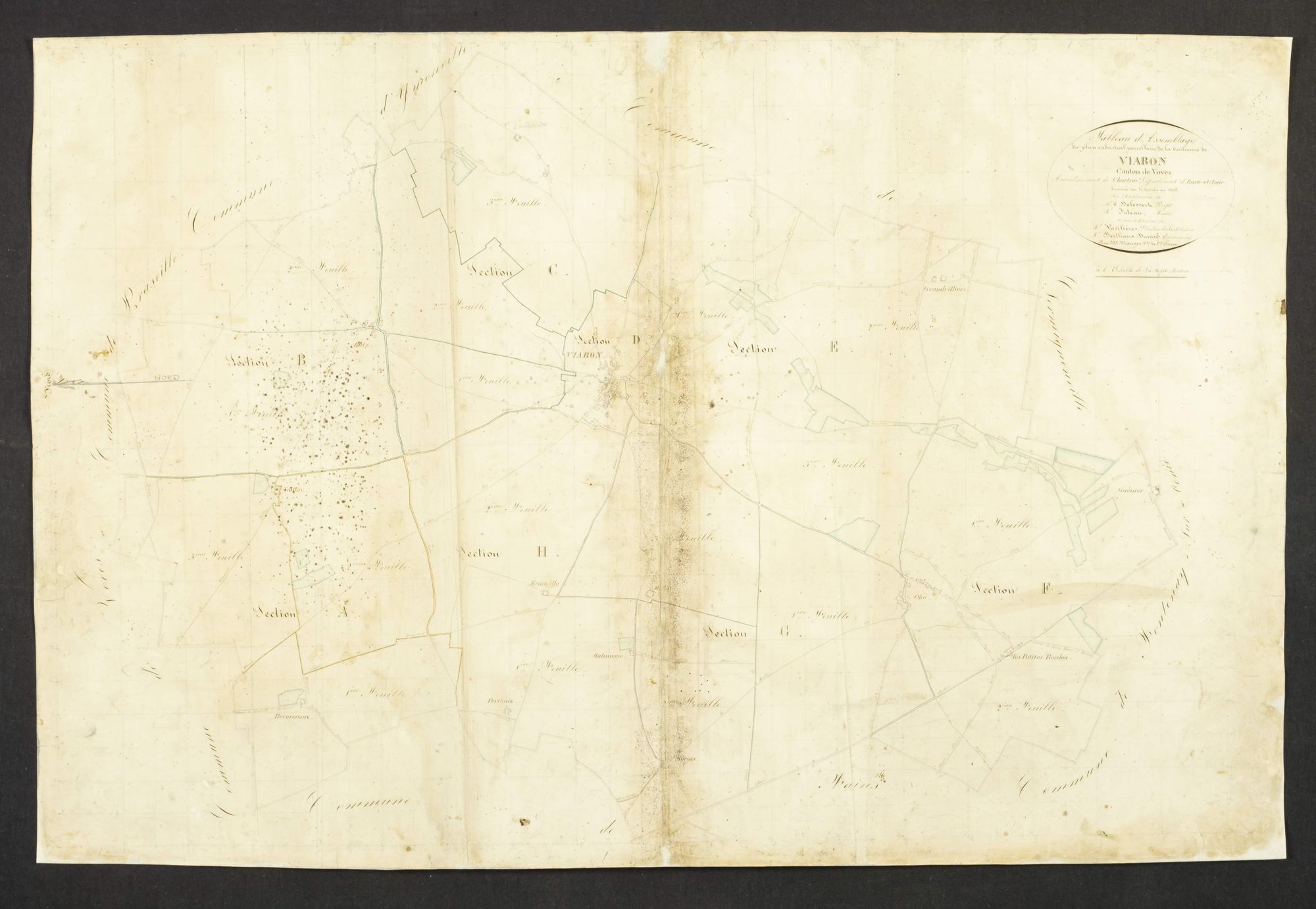 Tableau d'assemblage du plan cadastral parcellaire de la commune de Viabon, Canton de Voves, Arrondissement de Chartres / Terminé sur le terrain en 1835 (...) par Monsieur Mauger, Géomètre de 1ère classe.
