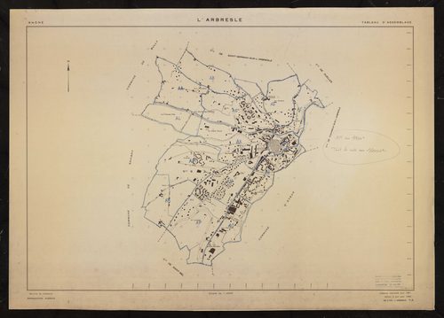 Tableau d'assemblage (TA). Cadastre renouvelé pour 1951. Edition à jour pour 1985. Reproduction conforme à la situation enregistrée sur le plan cadastral à la date du 31 mai 1990.