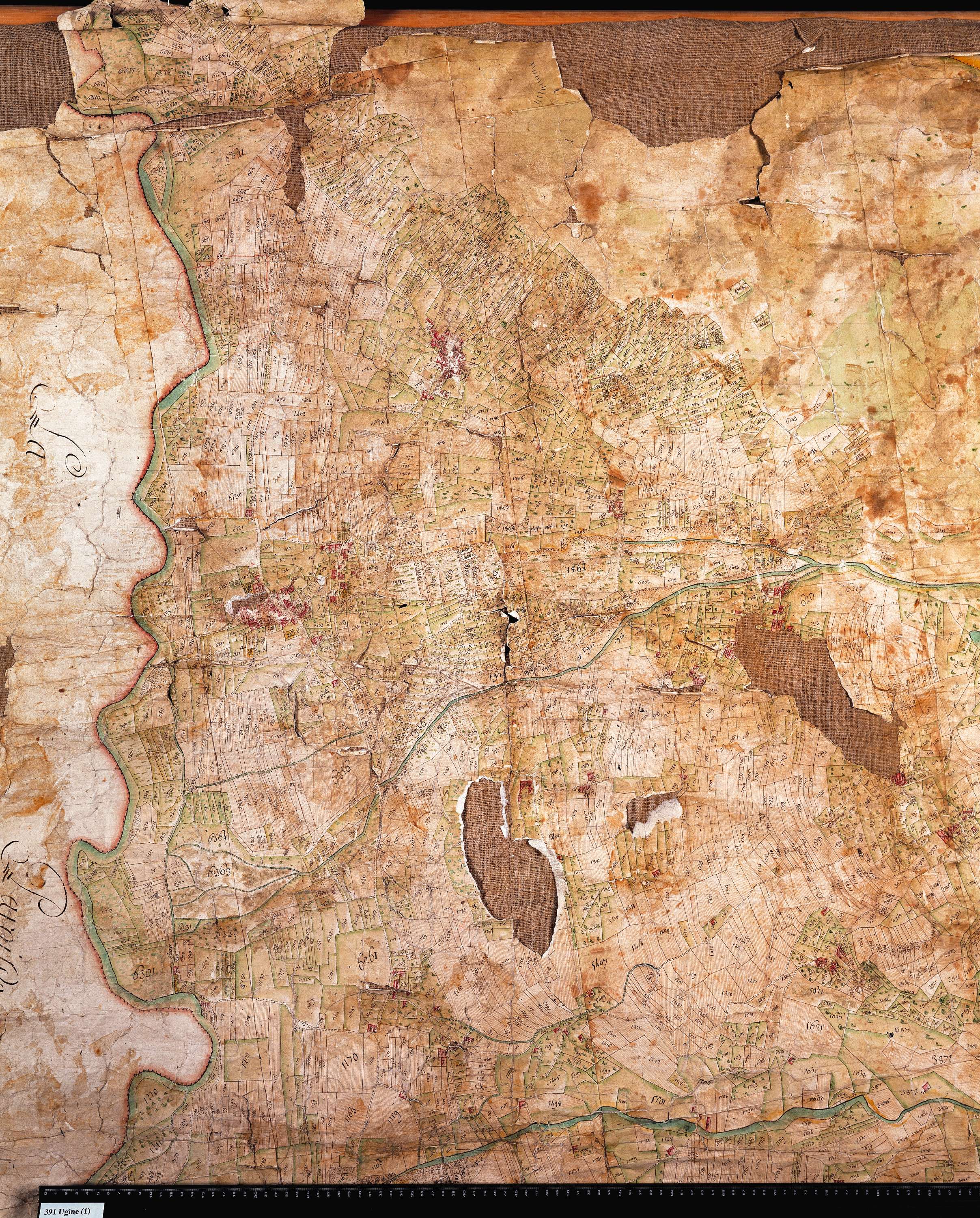 Ugine - Copie de la mappe originale (plan cadastral) de la commune d’Ugines. Signée Cocelli, directeur de la péréquation.