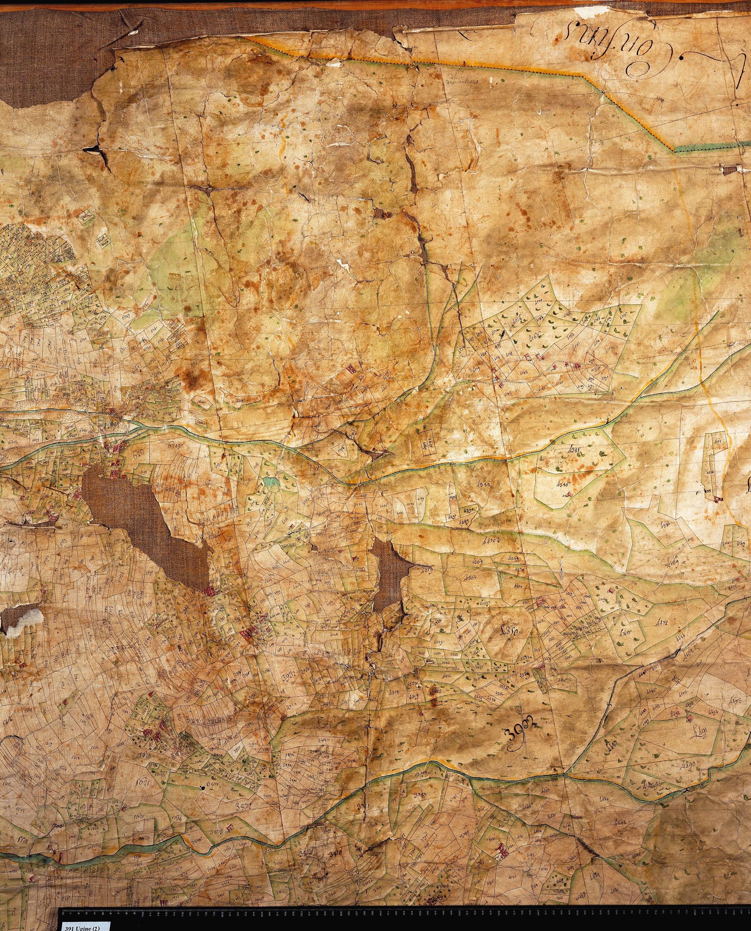 Ugine - Copie de la mappe originale (plan cadastral) de la commune d’Ugines. Signée Cocelli, directeur de la péréquation.