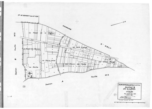 AVRAINVILLE. - Cadastre révisé pour 1933 : plan de la section B la Motte 1ère feuille ; cadastre révisé pour 1933 mis à jour pour 1955 : plans de la section A le Village 3ème feuille, section D les Bois Blancs ; cadastre renouvelé pour 1955 : plans de la 