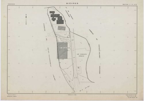 BIEVRES, plans minutes de conservation : tableau d'assemblage,1954, Ech. 1/10000 ; plans des sections A, B, I, J, K, N, 1954, Ech. 1/2000, sections C1, C2, D, E, F, G, H, L1, L2, M1, M2, 1954, Ech. 1/1000. Polyester. N et B. Dim. 105 x 80 cm [18 plans]. 