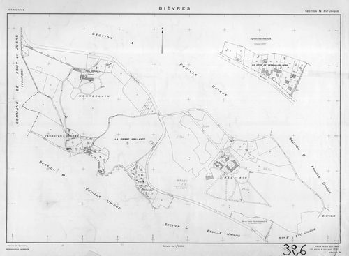 BIEVRES. - Plan établi pour 1954, à jour pour 1975 (2ème, 3ème édition) : plans du tableau d'assemblage, des sections A-N. [15 plans]. 