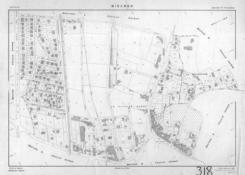 BIEVRES. - Plan établi pour 1954, à jour pour 1975 (2ème, 3ème édition) : plans du tableau d'assemblage, des sections A-N. [15 plans]. 
