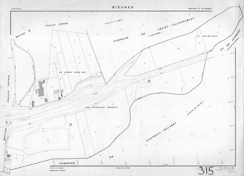 BIEVRES. - Plan établi pour 1954, à jour pour 1975 (2ème, 3ème édition) : plans du tableau d'assemblage, des sections A-N. [15 plans]. 
