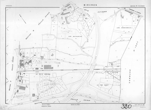 BIEVRES. - Plan établi pour 1954, à jour pour 1975 (2ème, 3ème édition) : plans du tableau d'assemblage, des sections A-N. [15 plans]. 