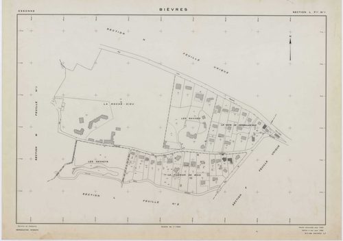 BIEVRES, plans minutes de conservation : tableau d'assemblage,1954, Ech. 1/10000 ; plans des sections A, B, I, J, K, N, 1954, Ech. 1/2000, sections C1, C2, D, E, F, G, H, L1, L2, M1, M2, 1954, Ech. 1/1000. Polyester. N et B. Dim. 105 x 80 cm [18 plans]. 