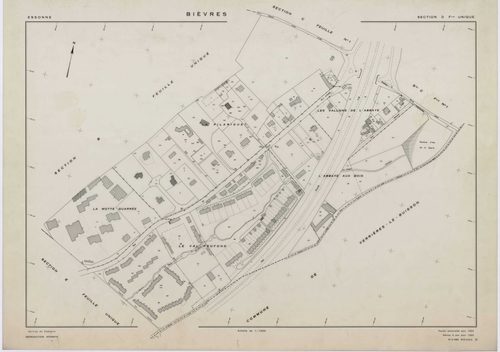 BIEVRES, plans minutes de conservation : tableau d'assemblage,1954, Ech. 1/10000 ; plans des sections A, B, I, J, K, N, 1954, Ech. 1/2000, sections C1, C2, D, E, F, G, H, L1, L2, M1, M2, 1954, Ech. 1/1000. Polyester. N et B. Dim. 105 x 80 cm [18 plans]. 
