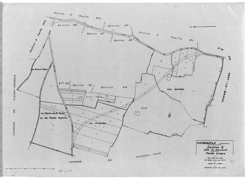 BONDOUFLE. - Cadastre révisé pour 1933 : plan du tableau d'assemblage , plans de la section A le Nord 1ère feuille, idem 2ème feuille , section B le Couchant, section C le Levant 2ème feuille ; cadastre révisé pour 1977 : plans de la section A 1ère feuill