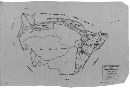 BOULLAY-LES-TROUX .- Cadastre révisé pour 1933 : plan du tableau d'assemblage, plans de la section A les Troux 1ère feuille, idem 2ème feuille, section B Montabé, section C le Pré-Hainault, section D la Plaine du Fay ; cadastre révisé pour 1933 mis à jour
