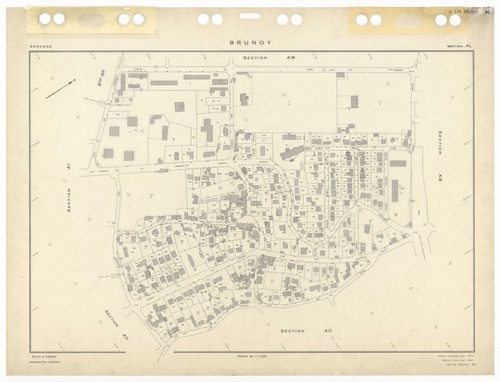 BRUNOY, plans minutes de conservation : tableau d'assemblage,1972, Ech. 1/5000 ; plans des sections AB, AC, AE, AH, AI, AK, AL, AM, AN, AO, AP, AR, AS, AT, AV, AW, AX, AY, AZ, 1972, Ech. 1/1000, section AD, 1972, Ech. 1/2000. Polyester. N et B. Dim. 105 x