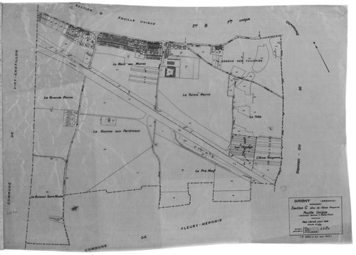 GRIGNY.- Cadastre révisé pour 1941 : plan du tableau d'assemblage, plans de la section A la Plaine Basse, section C l'Orme Pomponne, section D le Village ; cadastre révisé pour 1941 mis à jour pour 1968 : plan du tableau d'assemblage ; cadastre révisé pou