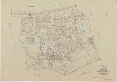 LARDY, plans minutes de conservation : tableau d'assemblage, 1950, Ech. 1/10000 ; plans des sections A1, B, 1950, Ech. 1/2500, sections A2, A3, A4, C1, C2, D, E, F2, G, H1, H2, 1950, Ech. 1/1250, section ZA, 1989, Ech. 1/2000. Polyester. N et B. Dim. 105 