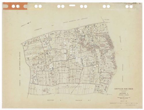 LEUVILLE-SUR-ORGE, plans minutes de conservation : tableau d'assemblage,1936, Ech. 1/5000 ; plans des sections Cu, A, B1, B2, B3, 1936, Ech. 1/1250, sections AA, AB, AC, AD, AE, 2002, Ech. 1/1000. Polyester. N et B. Dim. 105 x 80 cm [11 plans]. 