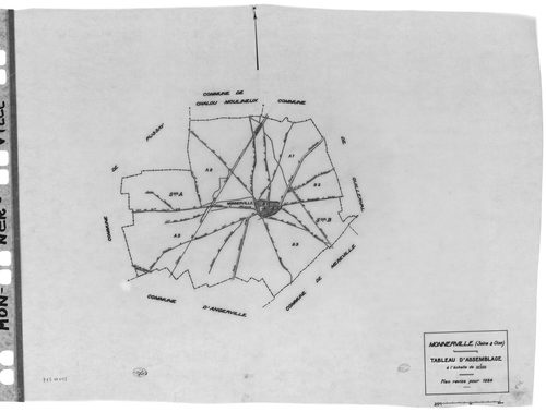 MONNERVILLE. - Cadastre révisé pour 1934 : plan du tableau d'assemblage , plans de la section A l'Ouest 1ère feuille, idem 2ème feuille, idem 3ème feuille, section B l'Est 1ère feuille, idem 2ème feuille, idem 3ème feuille ; cadastre renouvelé pour 1951 :