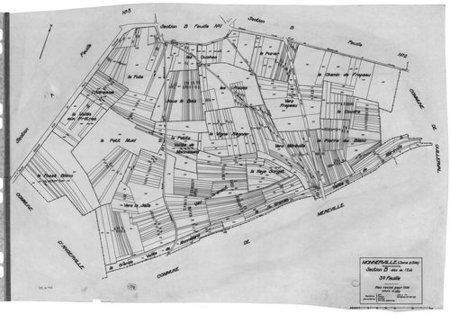 MONNERVILLE. - Cadastre révisé pour 1934 : plan du tableau d'assemblage , plans de la section A l'Ouest 1ère feuille, idem 2ème feuille, idem 3ème feuille, section B l'Est 1ère feuille, idem 2ème feuille, idem 3ème feuille ; cadastre renouvelé pour 1951 :