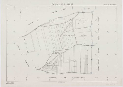 PRUNAY-SUR-ESSONNE, plans minutes de conservation : tableau d'assemblage, 1934, Ech. 1/10000 ; plans des sections C, D, 1934, Ech. 1/1250, sections A, B, E, F, 1951, Ech. 1/2000. Polyester. N et B. Dim. 105 x 80 cm [7 plans]. 