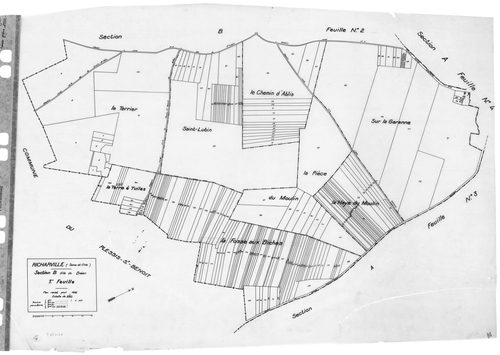 RICHARVILLE. - Cadastre révisé pour 1932 : plan du tableau d'assemblage, plans de la section A le Village 1ère feuille, idem 2ème feuille, idem 3ème feuille, section B le Bréau 1ère feuille, idem 2ème feuille ; cadastre renouvelé pour 1952 : plans de la s