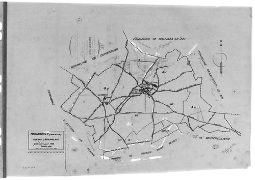 RICHARVILLE. - Cadastre révisé pour 1932 : plan du tableau d'assemblage, plans de la section A le Village 1ère feuille, idem 2ème feuille, idem 3ème feuille, section B le Bréau 1ère feuille, idem 2ème feuille ; cadastre renouvelé pour 1952 : plans de la s