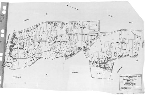 SAINT- PIERRE- DU- PERRAY. - Cadastre révisé pour 1934 : plan de la section A le Village 3ème feuille ; cadastre renouvelé pour 1940 : plan de la section A le Village 3ème feuille, [2 plans]. 