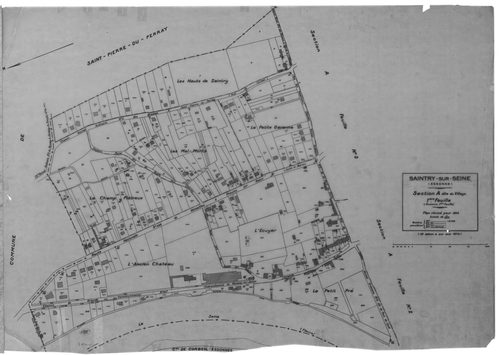 SAINTRY-SUR-SEINE. - Cadastre révisé pour 1945 : plans de la section A le Village 1ère feuille, idem 2ème feuille, idem 3ème feuille, section B la Garenne 1ère feuille, idem 2ème feuille ; cadastre révisé pour 1945 mis à jour pour 1970 : plans de la secti