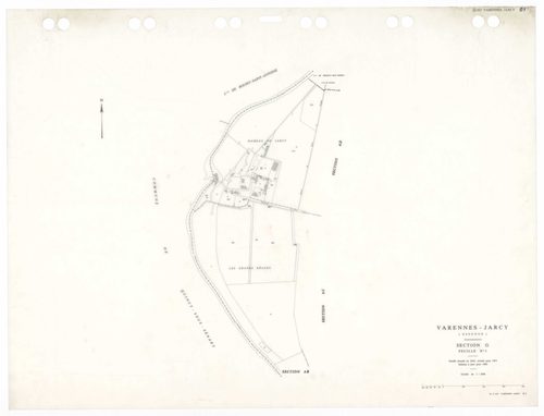 VARENNES-JARCY, plans minutes de conservation : tableau d'assemblage,1933, Ech. 1/5000 ; plans des sections BU, D2, G1, 1933, Ech. 1/2500, sections Cu, G3, 1933, Ech. 1/1250, section VU, 1955, Ech. 1/2000, section YA, 1998, Ech. 1/2000, sections AA, AB, A