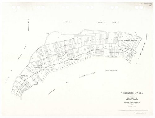 VARENNES-JARCY, plans minutes de conservation : tableau d'assemblage,1933, Ech. 1/5000 ; plans des sections BU, D2, G1, 1933, Ech. 1/2500, sections Cu, G3, 1933, Ech. 1/1250, section VU, 1955, Ech. 1/2000, section YA, 1998, Ech. 1/2000, sections AA, AB, A