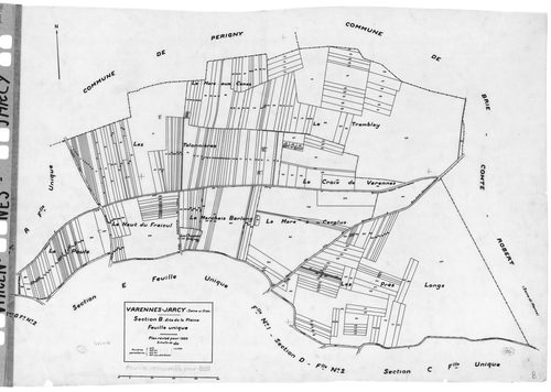 VARENNES-JARCY. - Cadastre révisé pour 1933 : plan du tableau d'assemblage, plans de la section A Rôle de Jarcy, section B la Plaine, section E Maillefer, section F le Village, section G Jarcy 2ème feuille, idem 3ème feuille, [7 plans]. 