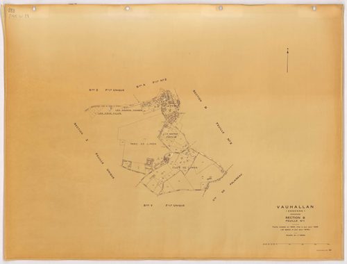VAUHALLAN. - Plan révisé pour 1935, à jour pour 1976 (2ème, 3ème édition) : plans des sections A (feuilles 1, 3), et B (feuilles 1-2) ; plan révisé pour 1935, à jour pour 1977 : plans du tableau d'assemblage et de la section A ; plan révisé pour 1935, à j