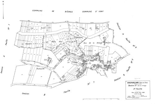 VAUHALLAN . - Cadastre révisé pour 1935 : plan du tableau d'assemblage, plans de la section A le Village 1ère feuille, idem 2ème feuille, idem 3ème feuille, section B la Grande Fontaine 1ère feuille, idem 2ème feuille ; cadastre révisé pour 1935 mis à jou