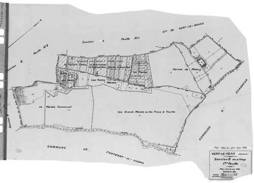 VERT-LE-PETIT. - Cadastre révisé pour 1945 : plan du tableau d'assemblage , plans de la section A Chemin de Châtres et des vignes de Feularde 1ère feuille, idem 2ème feuille, section B le Village 1ère feuille, idem 2ème feuille, idem 3ème feuille ; cadast