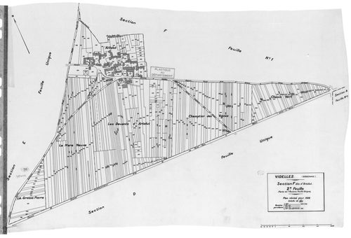 VIDELLES. - Cadastre révisé pour 1938 : plan du tableau d'assemblage, plans de la section A l'Eglise 1ère feuille, idem 2ème feuille, idem 3ème feuille, idem 4ème feuille, idem 5ème feuille, idem 6ème feuille, section B Mont-Moyen 1ère feuille, idem 2ème 